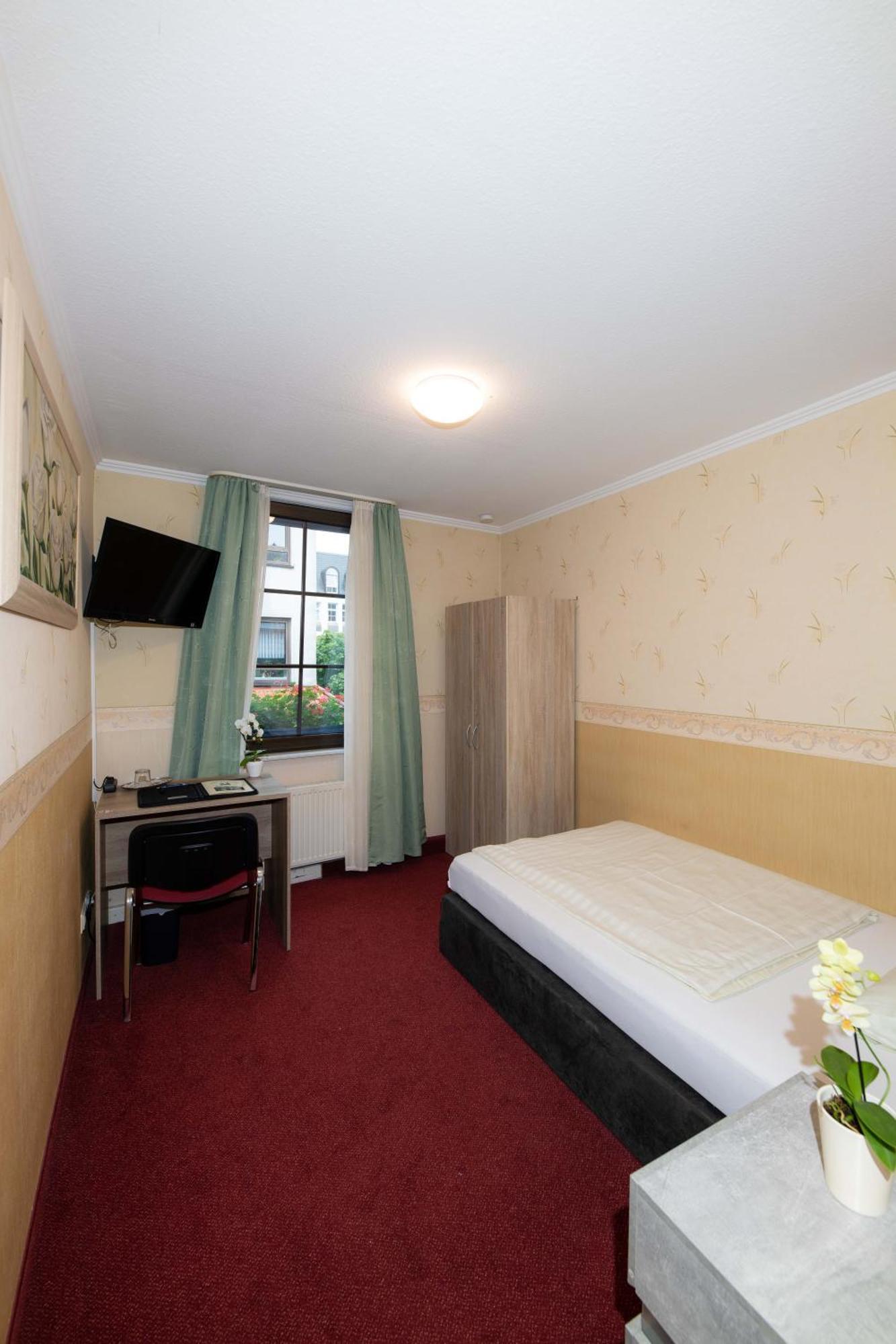 Hotel Am Rathaus Menden Exterior photo